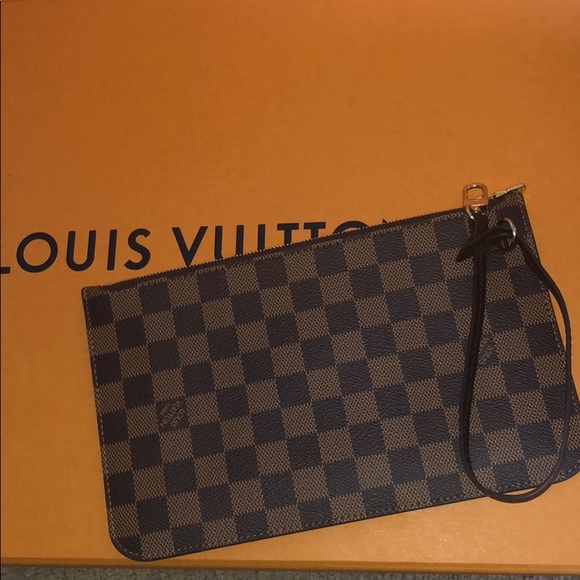 Louis Vuitton Handbags - Louis Vuitton pouchette